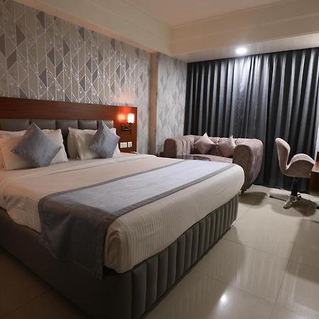 Eastin Hotels Hyderabad Exteriör bild