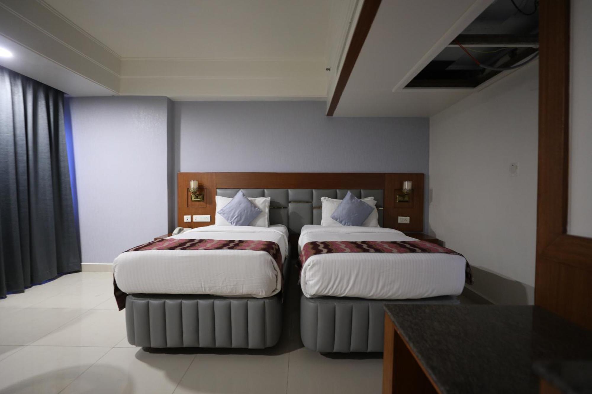 Eastin Hotels Hyderabad Exteriör bild