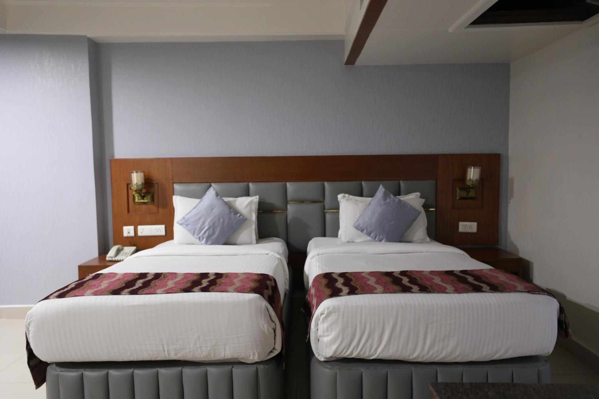 Eastin Hotels Hyderabad Exteriör bild