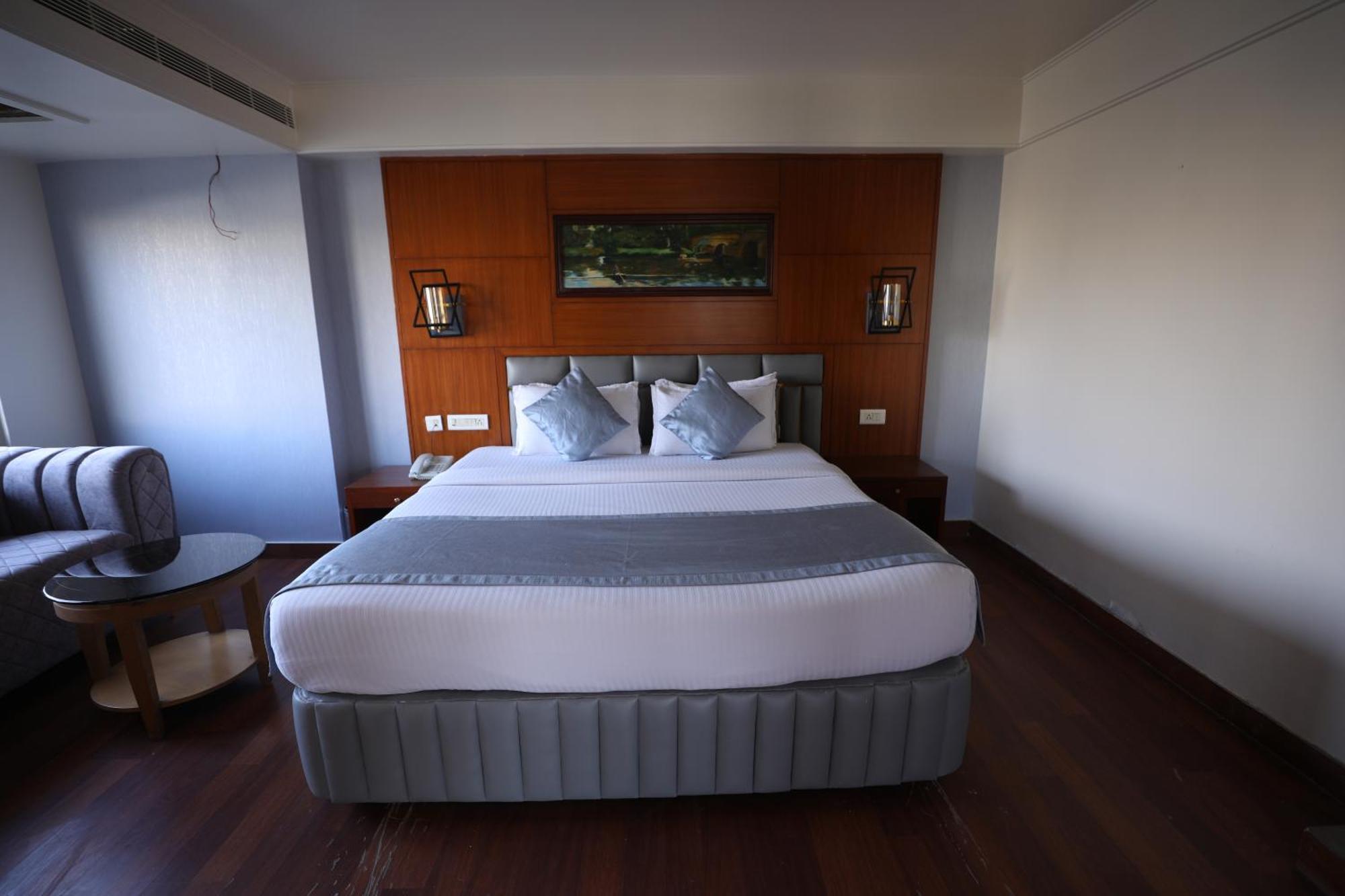 Eastin Hotels Hyderabad Exteriör bild