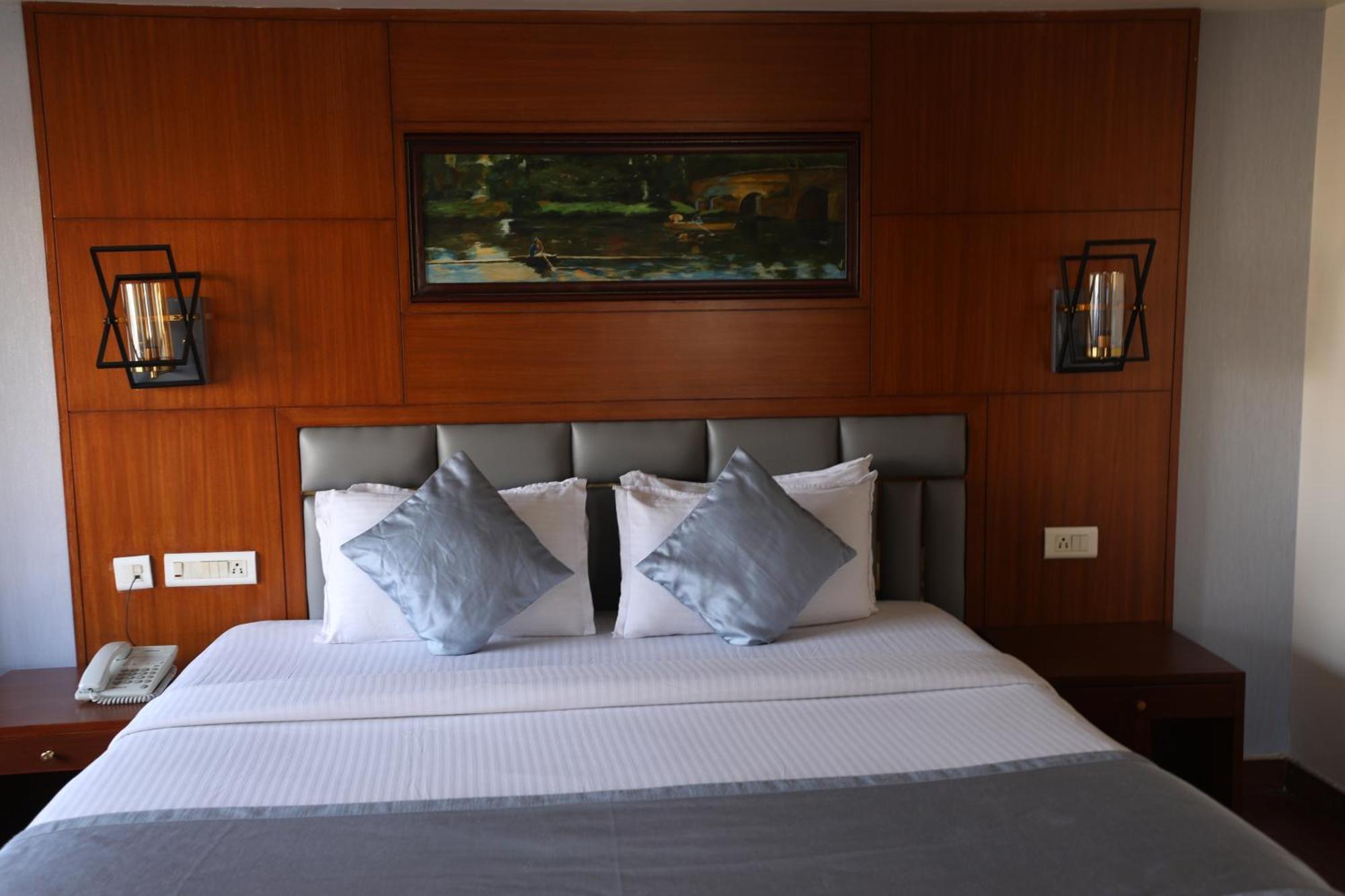 Eastin Hotels Hyderabad Exteriör bild