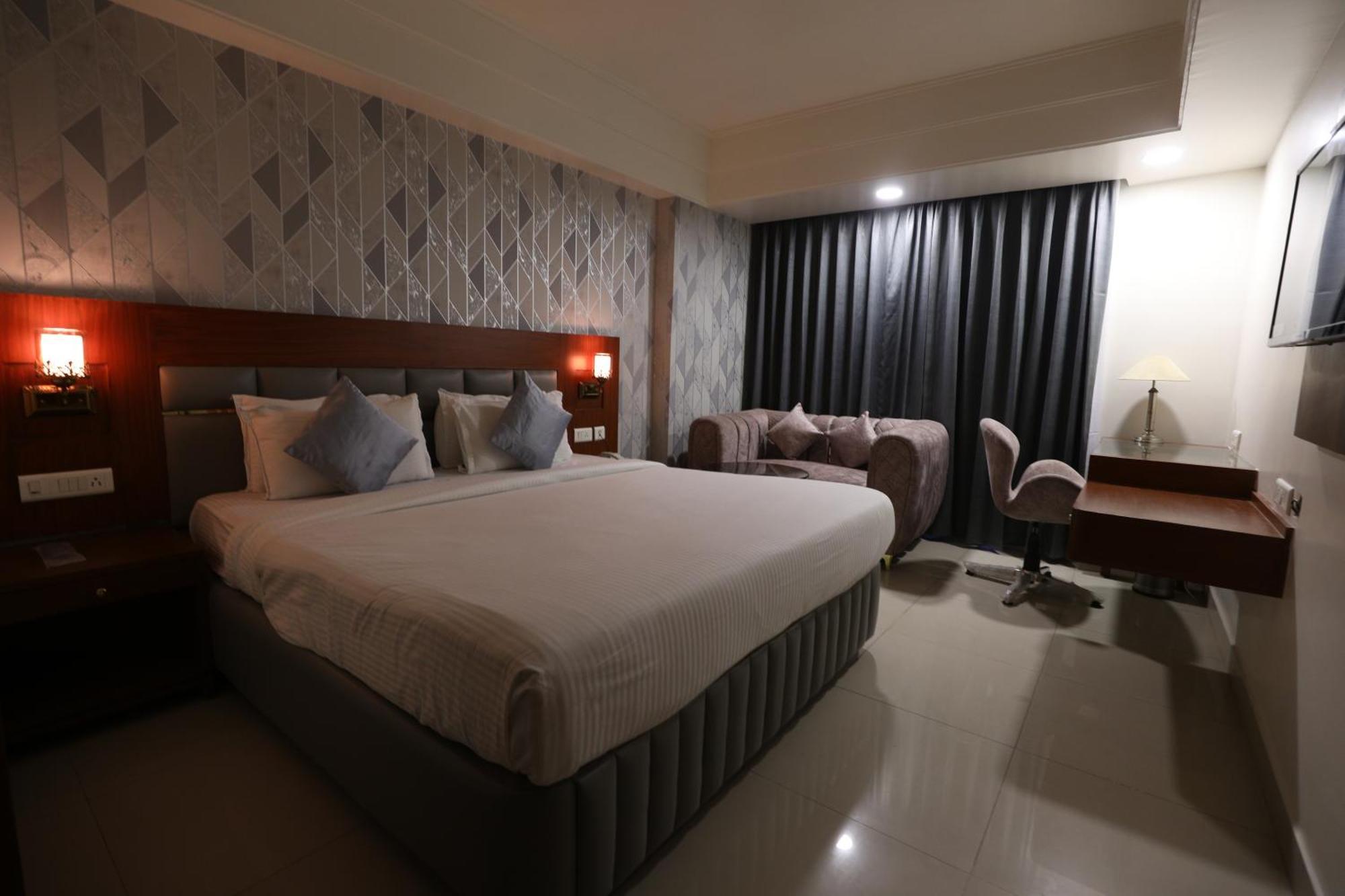 Eastin Hotels Hyderabad Exteriör bild